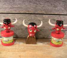 Vintage Salt Pepper Shakers Dinner Bell Red Bull Novelty Stove Set Noise Makers